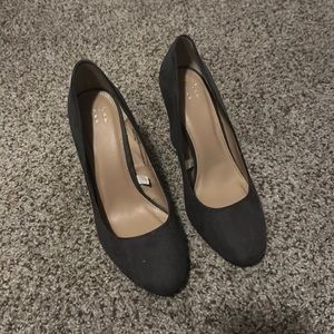 Block heels grey suede